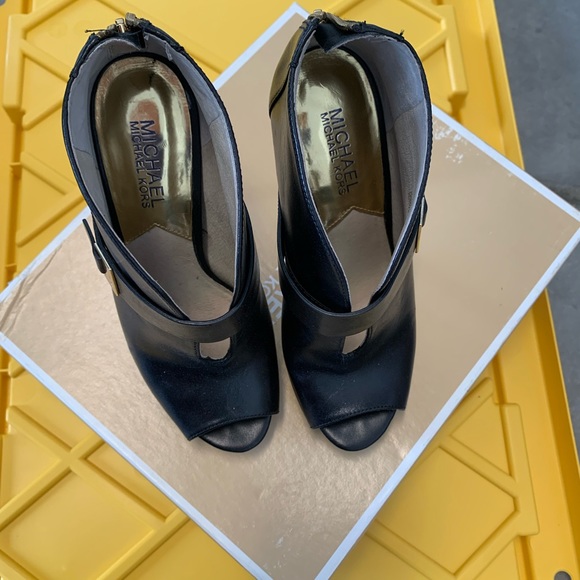 Michael Kors - Picture 3 of 3